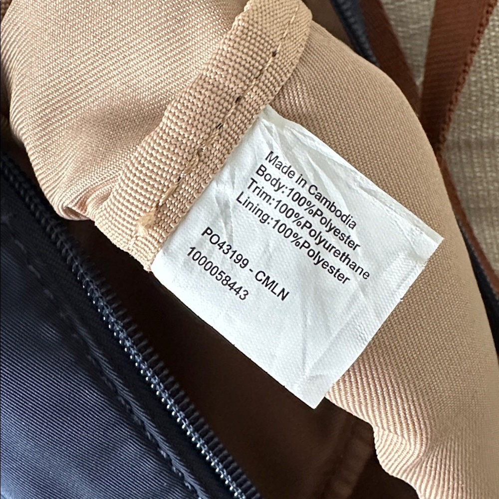 The Sak Esperato Hobo in Repreve EcoTwill Navy - Picture 13 of 13